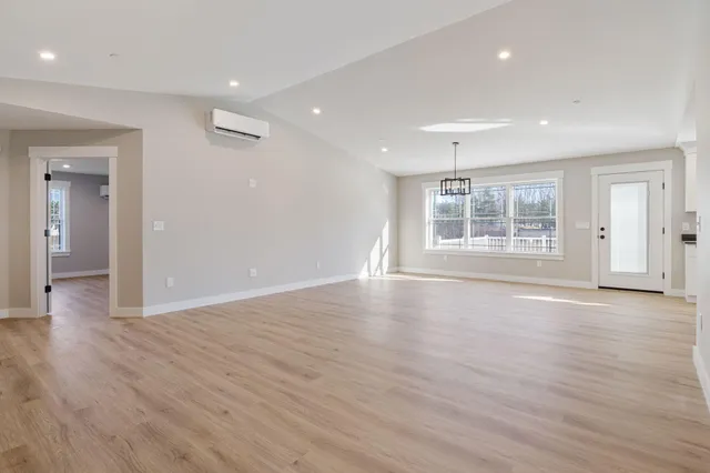 $669,000 | 17 Johnson Farm Road, Buxton, ME 04093