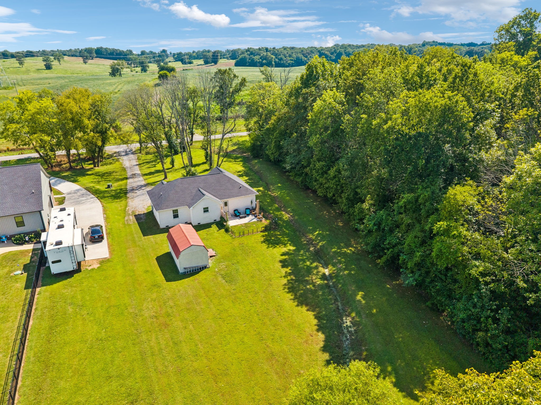 1060 Armstrong Road Castalian Springs, TN 37031 - Photo 5 of 44 Gallery Image 5