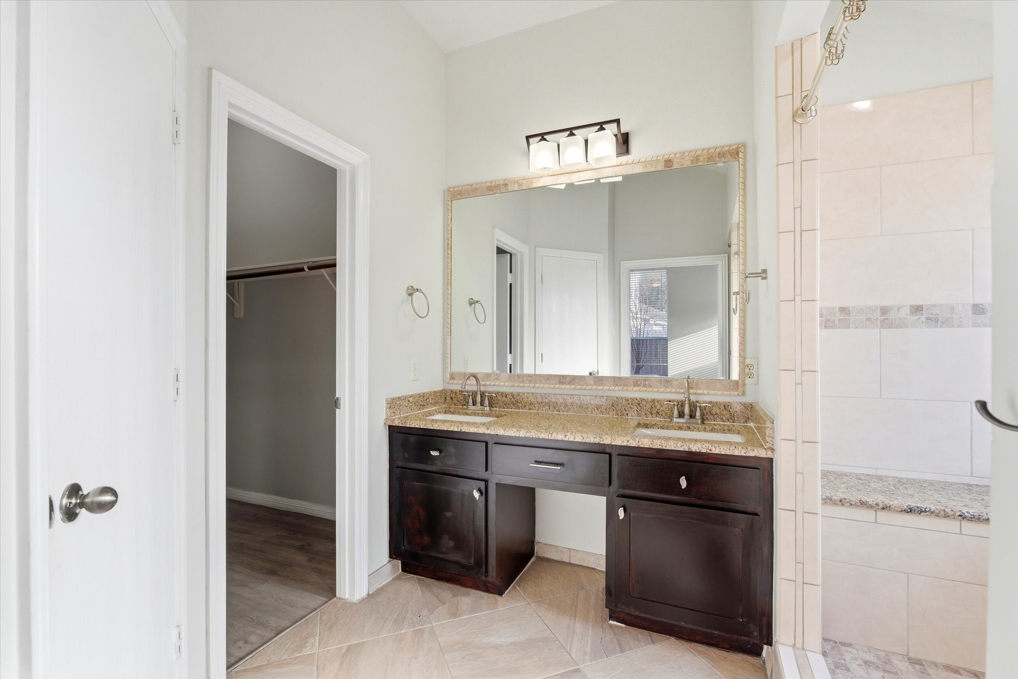 4515 Chetco Lane Baytown, TX 77521 - Photo 12 of 21 Primary Bathroom