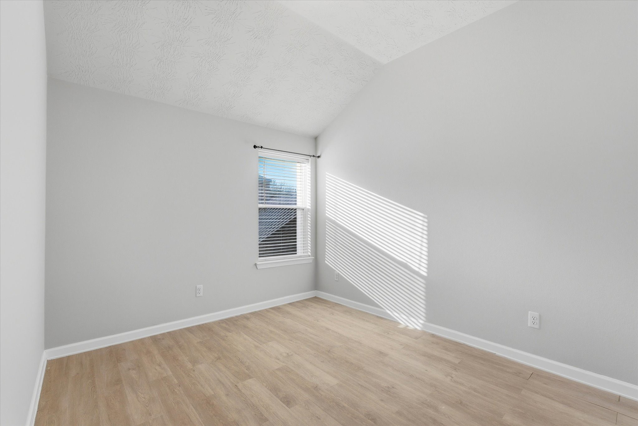 4515 Chetco Lane Baytown, TX 77521 - Photo 17 of 21 Bedroom 3