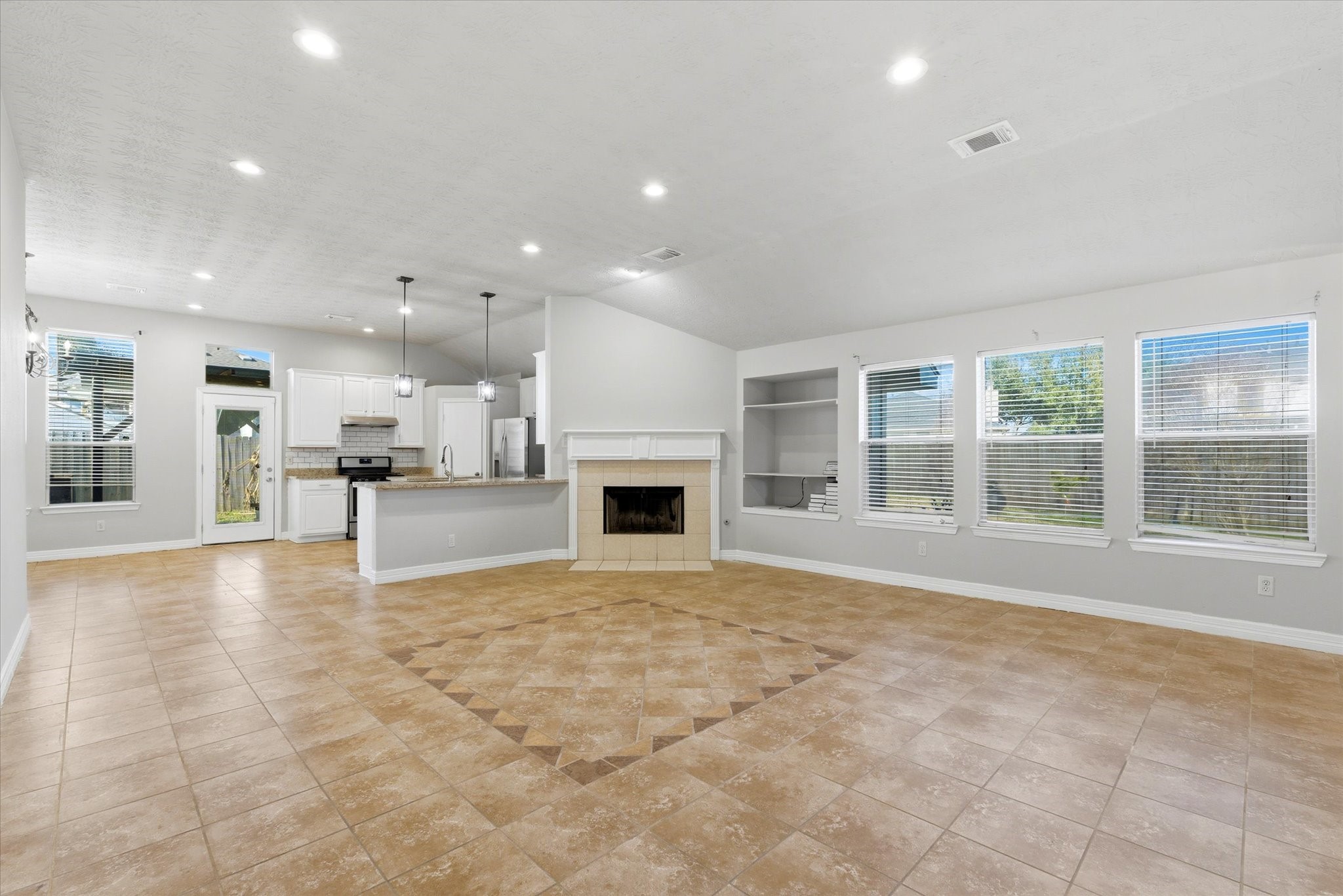 4515 Chetco Lane Baytown, TX 77521 - Photo 6 of 21