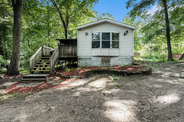 $239,000 | 15740 Grey Goose Drive, Gowen, MI 49326