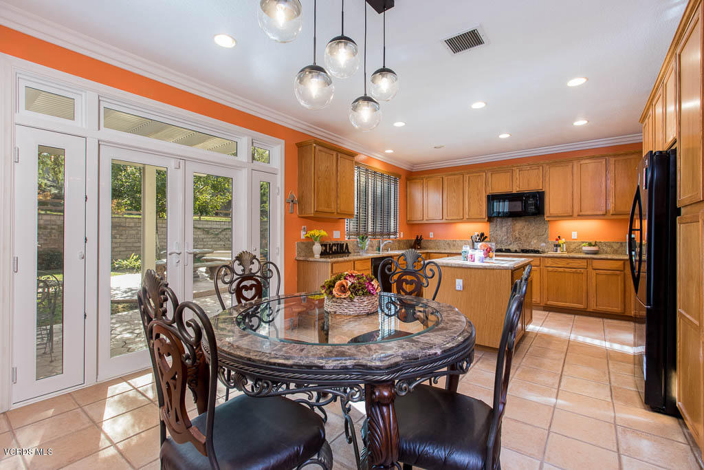 48 East Boulder Creek Road Simi Valley, CA 93065 - Photo 11 of 36 48 East Boulder Creek Road - HsHProd-16
