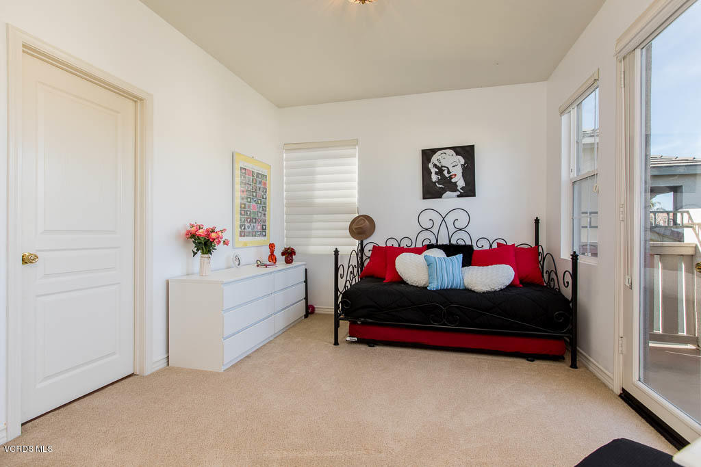 48 East Boulder Creek Road Simi Valley, CA 93065 - Photo 17 of 36 48 East Boulder Creek Road - HsHProd-22