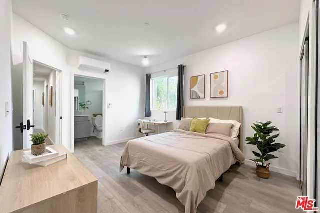 $1,200 | 3124 West 11th Street, Los Angeles, CA 90006