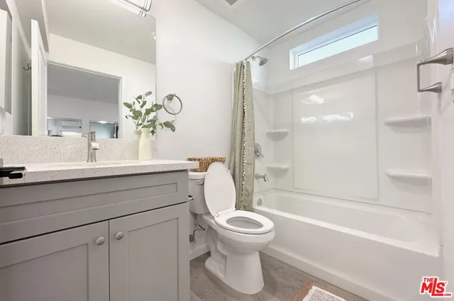 $1,200 | 3124 West 11th Street, Los Angeles, CA 90006