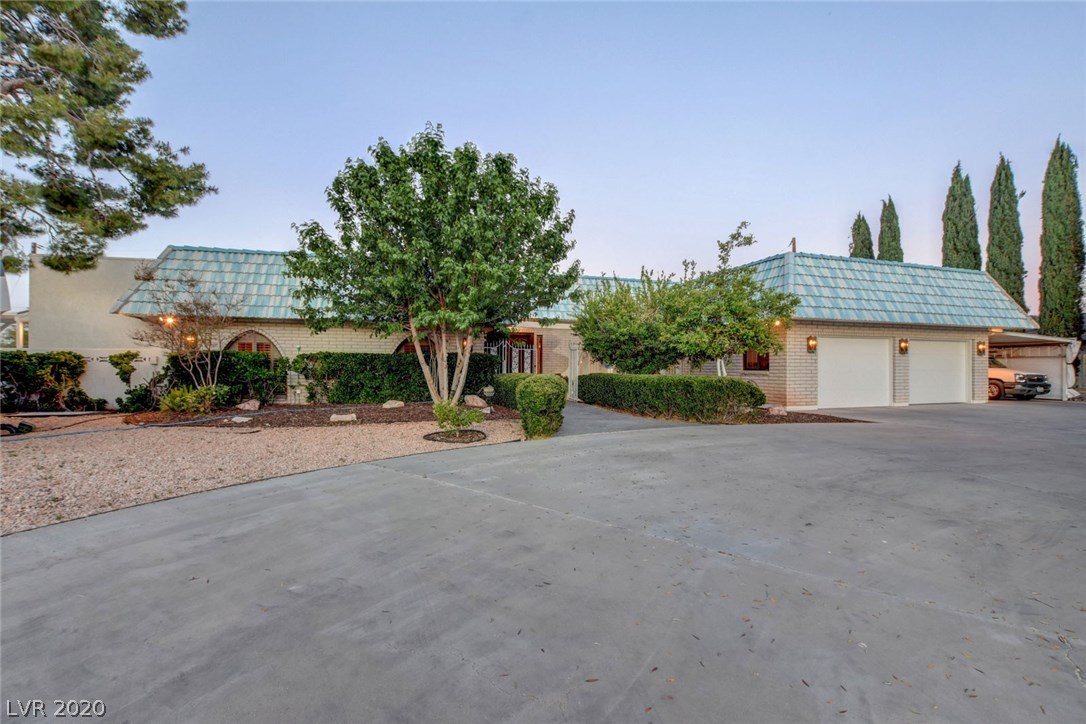 1350 Westwind Road Las Vegas, NV 89146 - Photo 1 of 50 Gallery Image 1