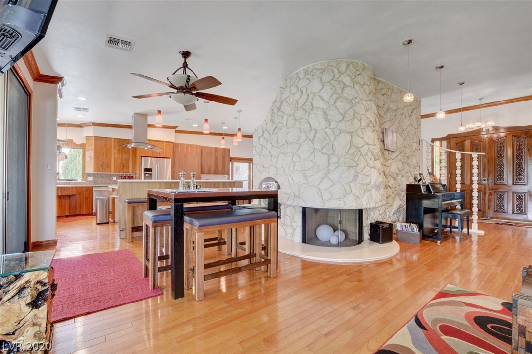 1350 Westwind Road Las Vegas, NV 89146 - Photo 11 of 50 Gallery Image 11