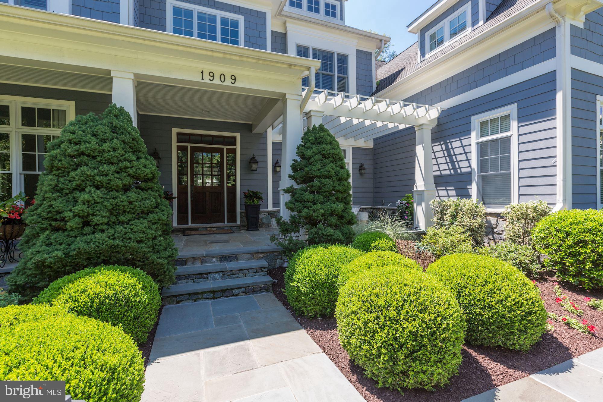 1909 MacArthur Drive McLean, VA 22101 - Photo 3 of 57