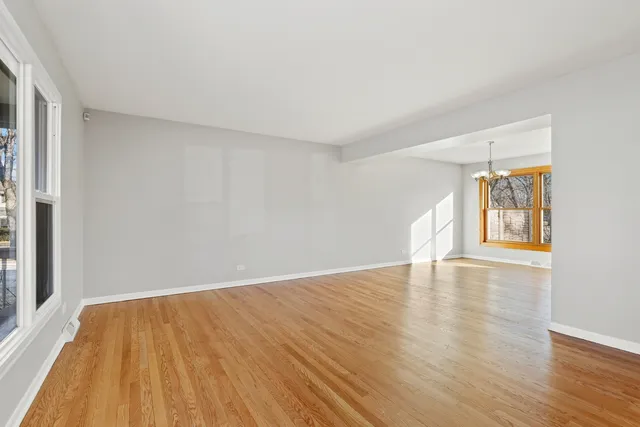 $574,900 | 17W435 Concord Place, Darien, IL 60561