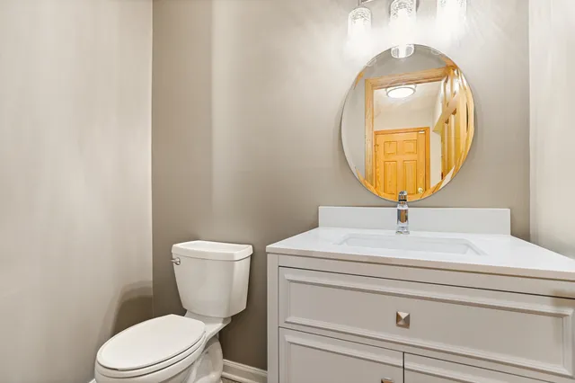 $574,900 | 17W435 Concord Place, Darien, IL 60561