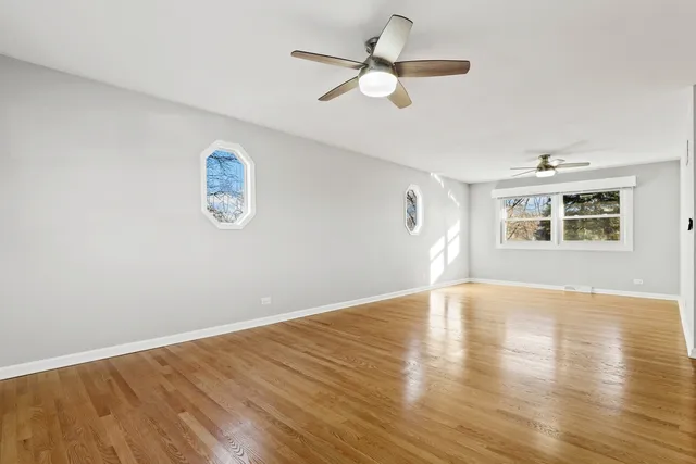 $574,900 | 17W435 Concord Place, Darien, IL 60561