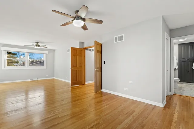 $574,900 | 17W435 Concord Place, Darien, IL 60561