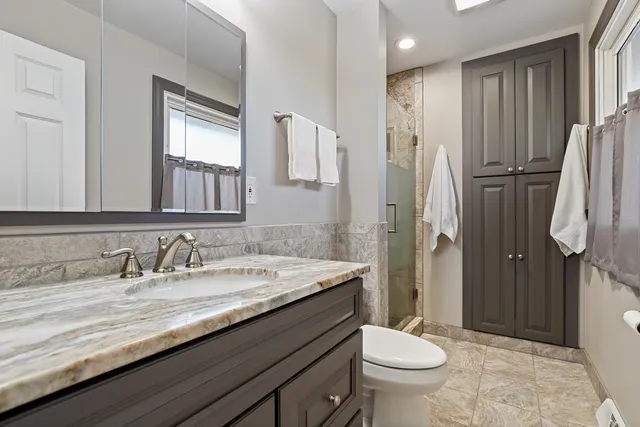 $574,900 | 17W435 Concord Place, Darien, IL 60561