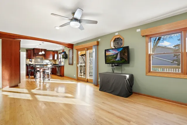 $574,900 | 17W435 Concord Place, Darien, IL 60561