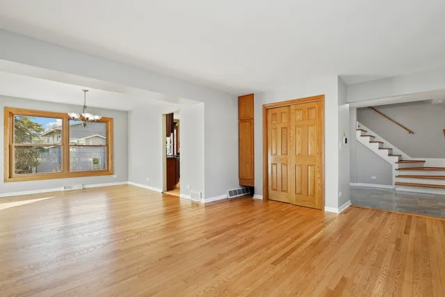 $574,900 | 17W435 Concord Place, Darien, IL 60561