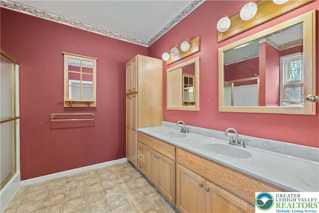 $439,000 | 1 Pinewood Circle, Hazleton, PA 18202