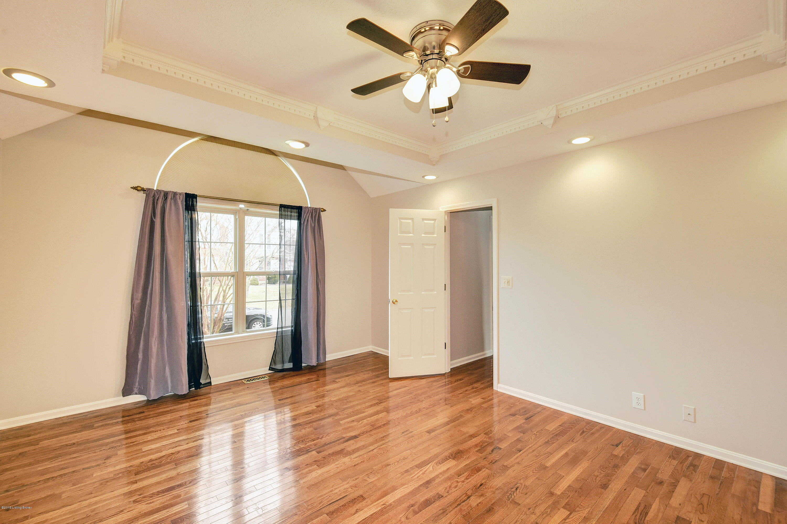 9809 Spring Pointe Court Louisville, KY 40229 - Photo 10 of 29 _DSC2899_901_902