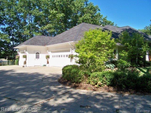 2960 Fry Road Highland, MI 48357 - Photo 24 of 25 3 Car Garage