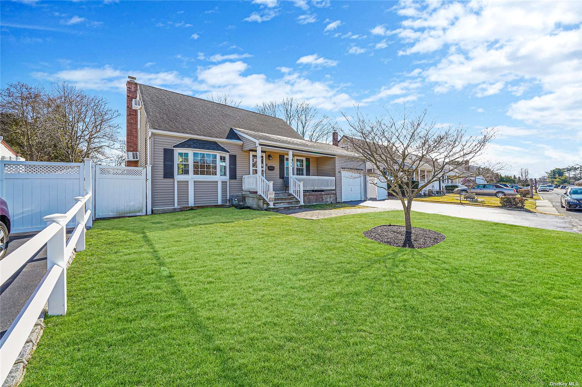 396 Heathcote Road Lindenhurst, NY 11757 - Photo 1 of 1 Gallery Image 1