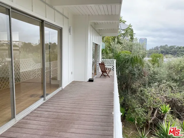 $5,850 | 3352 Oak Glen Drive, Los Angeles, CA 90068