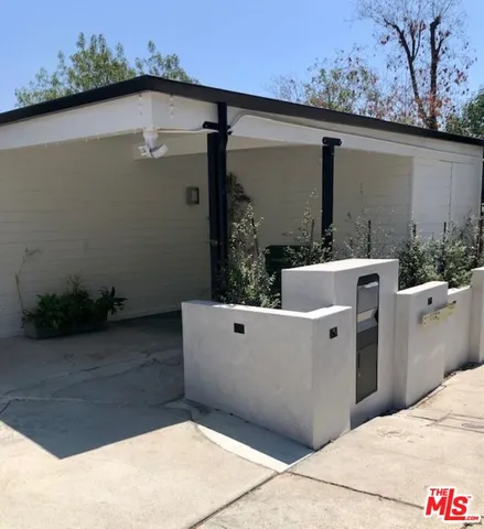 $5,850 | 3352 Oak Glen Drive, Los Angeles, CA 90068