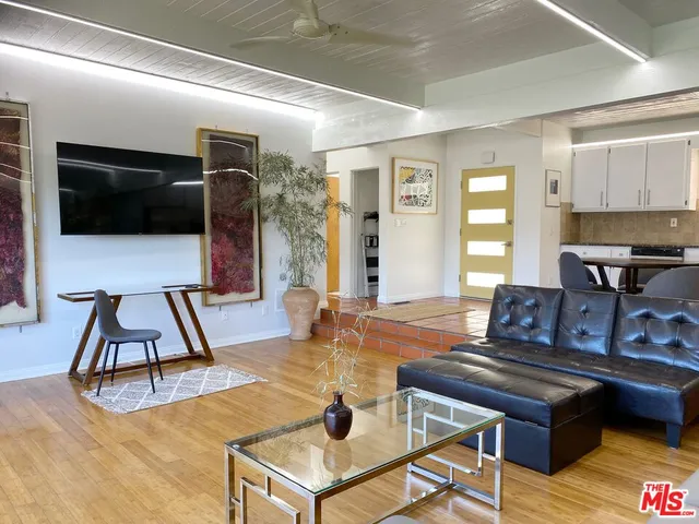 $5,850 | 3352 Oak Glen Drive, Los Angeles, CA 90068