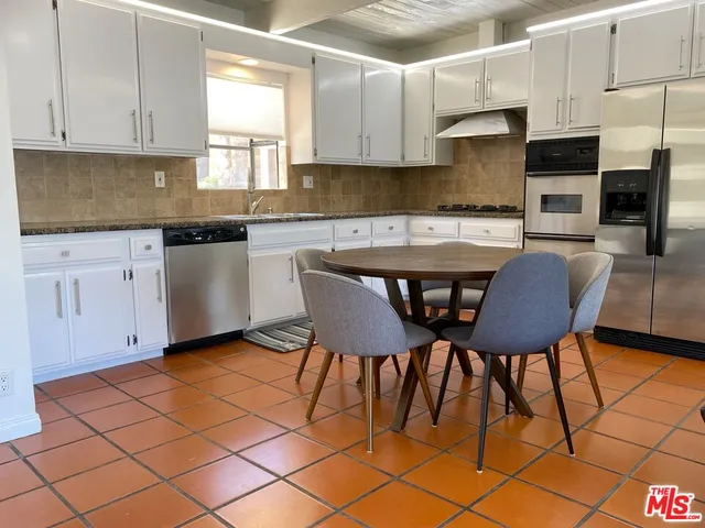 $5,850 | 3352 Oak Glen Drive, Los Angeles, CA 90068