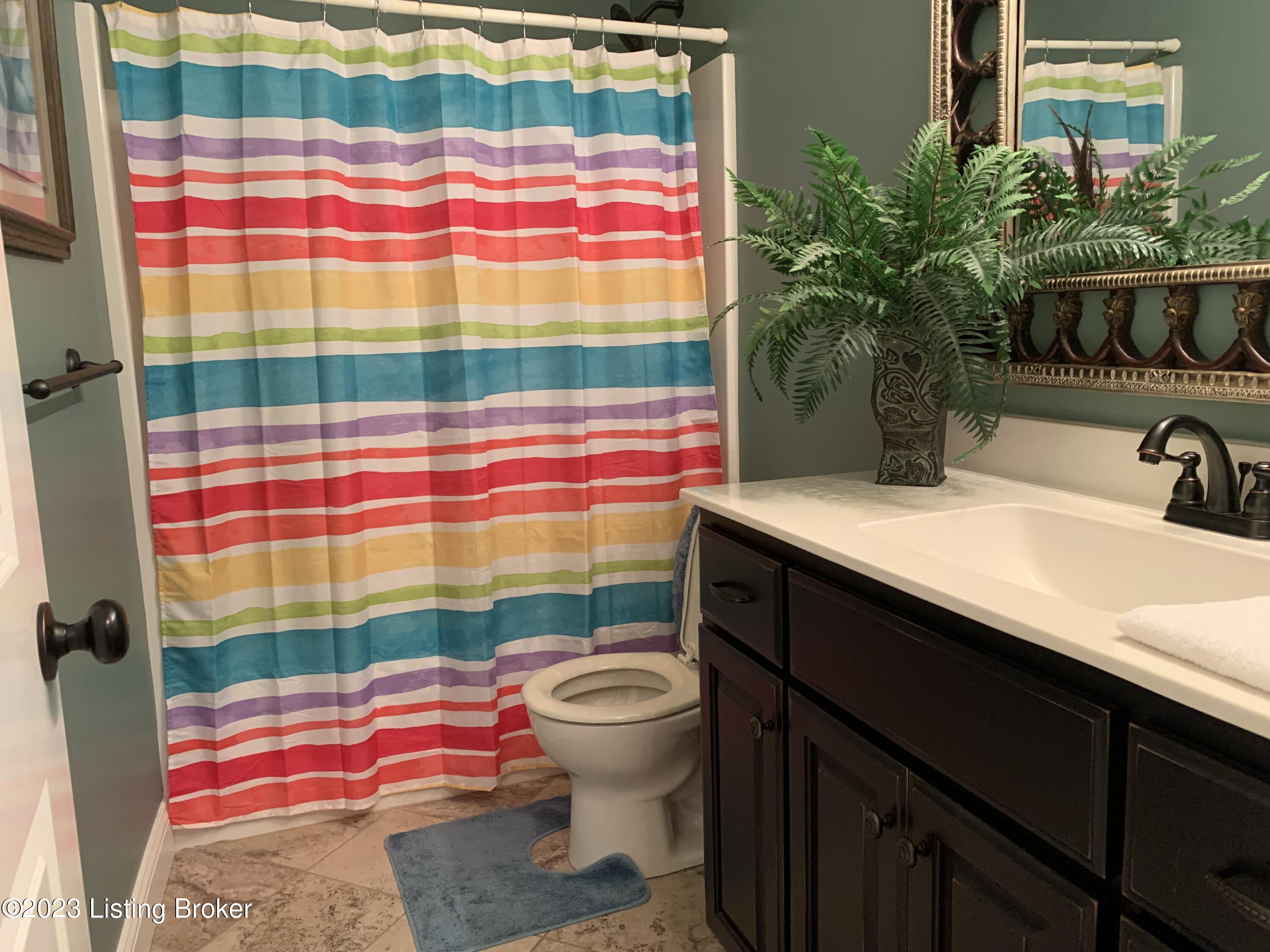 4022 Springfield Road Bloomfield, KY 40008 - Photo 22 of 32 Robert's interior 11