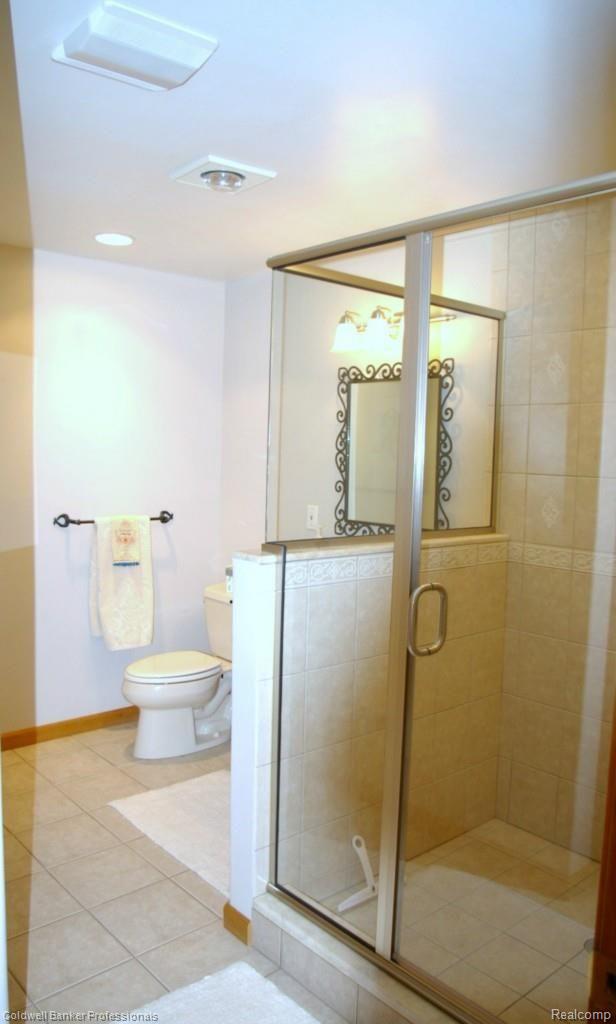 36114 Hardenburg Road Farmington, MI 48331 - Photo 23 of 24 Full Bathroom in L.L.