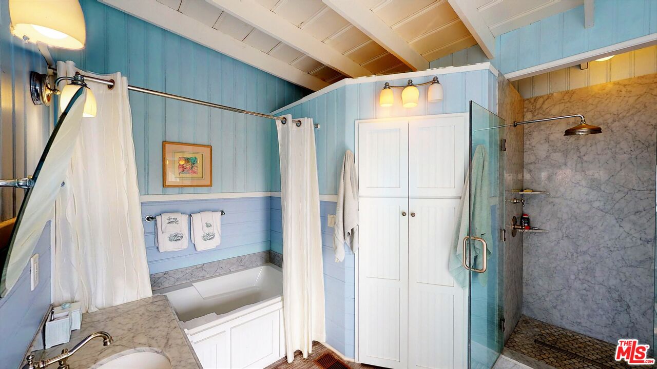 24528 Malibu Road Malibu, CA 90265 - Photo 11 of 16