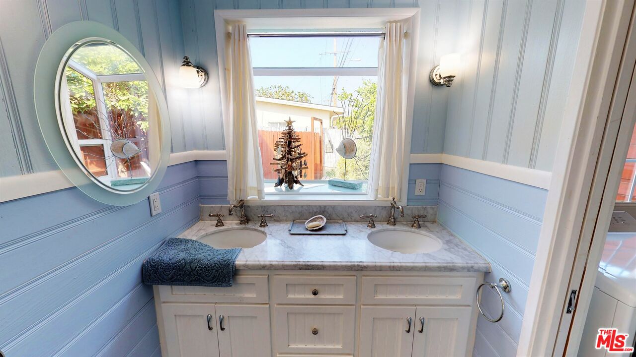 24528 Malibu Road Malibu, CA 90265 - Photo 5 of 16