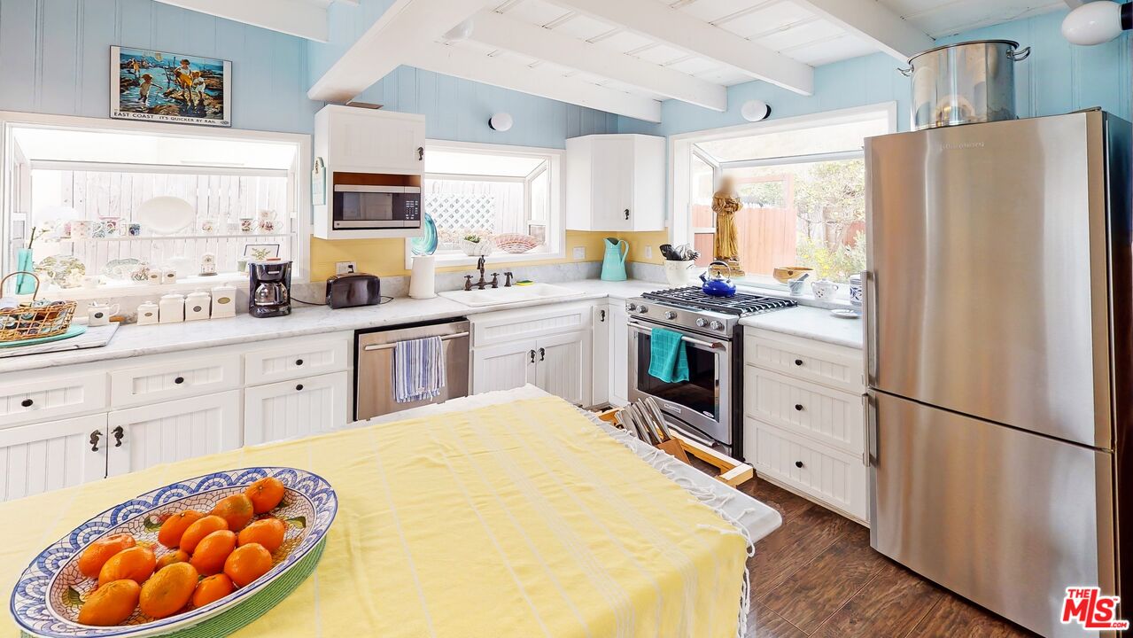 24528 Malibu Road Malibu, CA 90265 - Photo 7 of 16