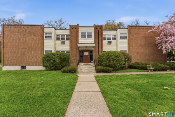 $139,900 | 27 Thompson Road, Unit F, Manchester, CT 06040
