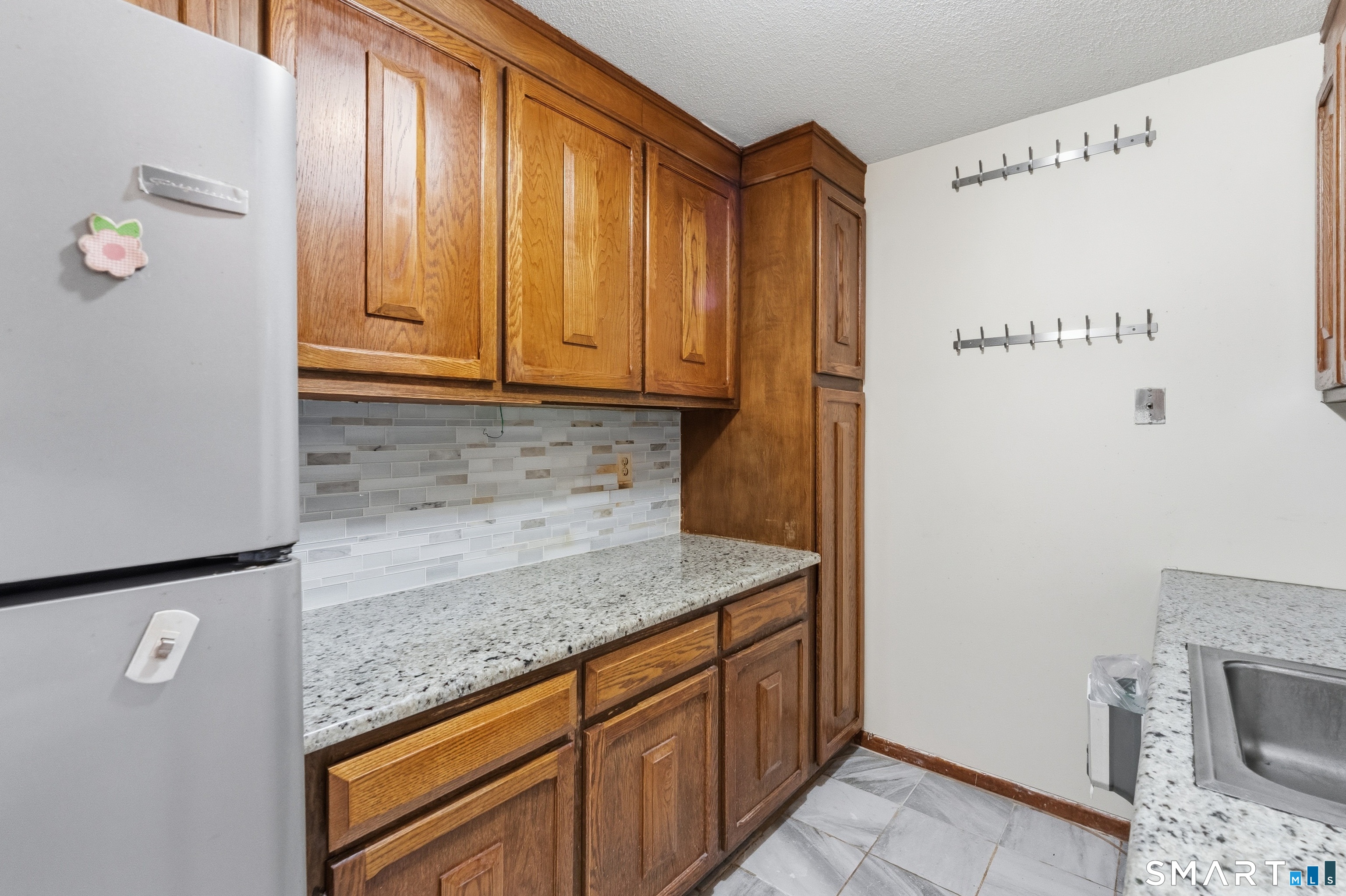 27 Thompson Road, Unit F Manchester, CT 06040 - Photo 12 of 31
