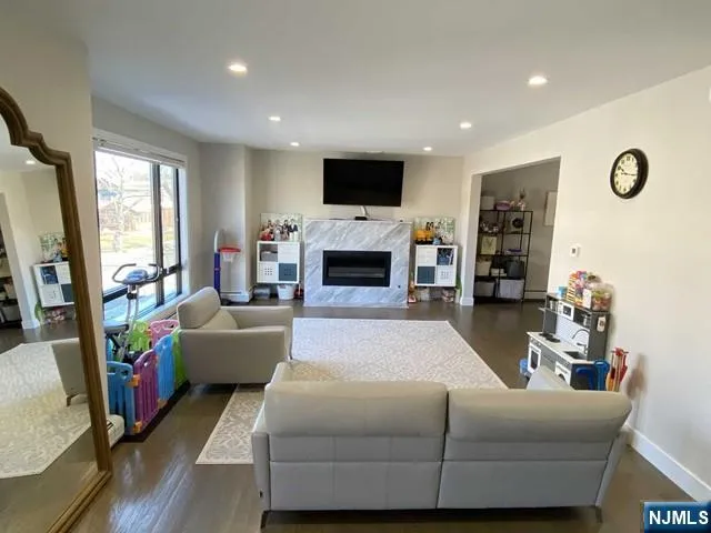 $5,050 | 78 West Edsall Boulevard, Unit 2, Palisades Park, NJ 07650