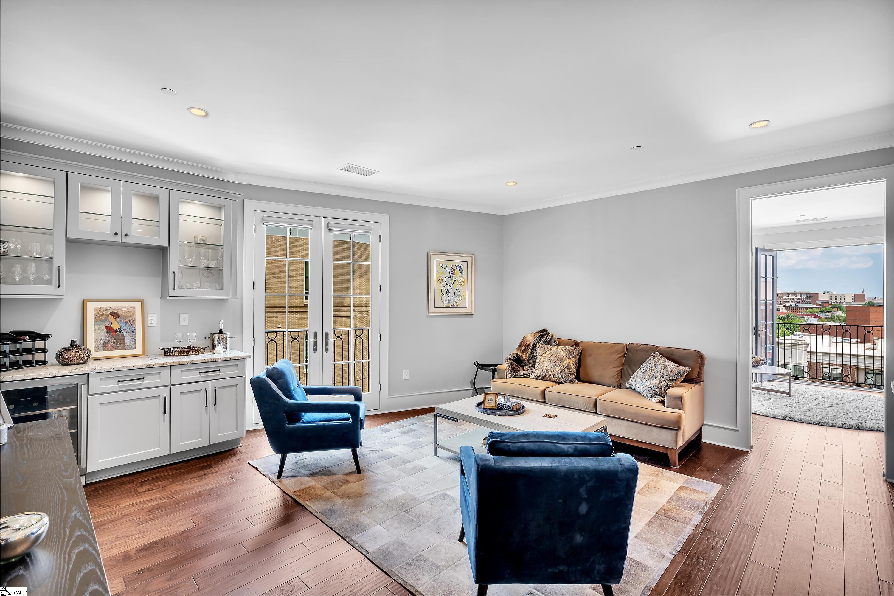 121 Rhett Street, Unit 502 Greenville, SC 29601 - Photo 4 of 26 Gallery Image 4