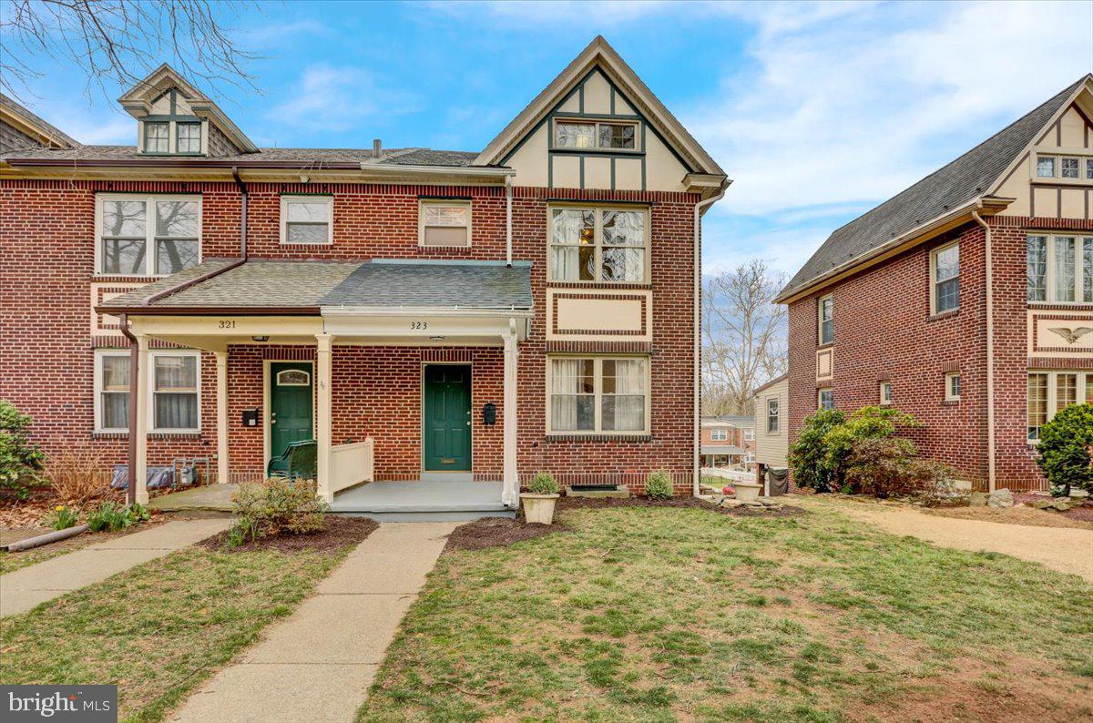 323 Sunset Road West Reading, PA 19611 - Photo 3 of 36