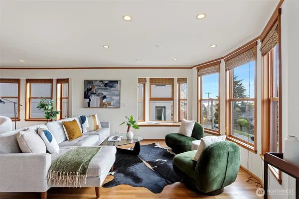 $2,095,000 | 1524 10th Avenue West, Seattle, WA 98119