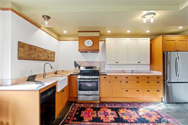 $2,095,000 | 1524 10th Avenue West, Seattle, WA 98119