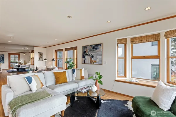$2,095,000 | 1524 10th Avenue West, Seattle, WA 98119