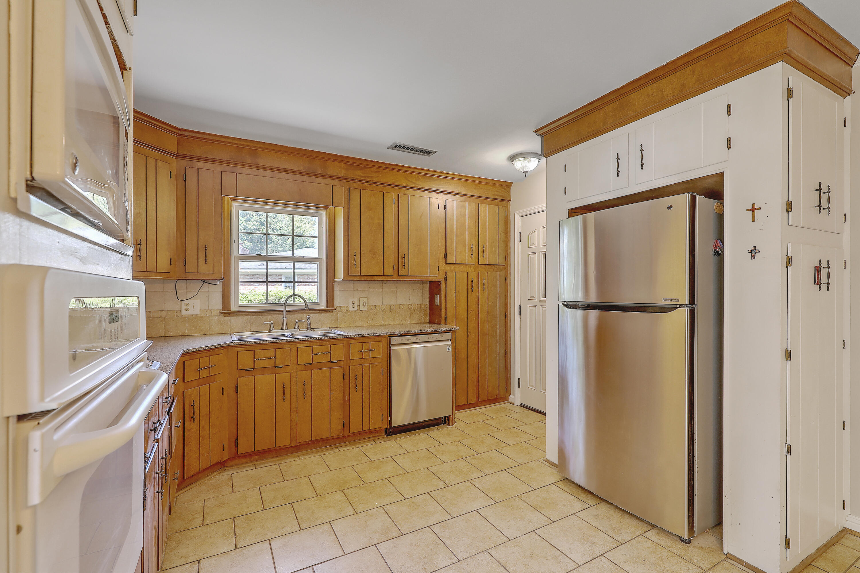769 Beauregard Street Charleston, SC 29412 - Photo 11 of 28 769BeauregardKit2