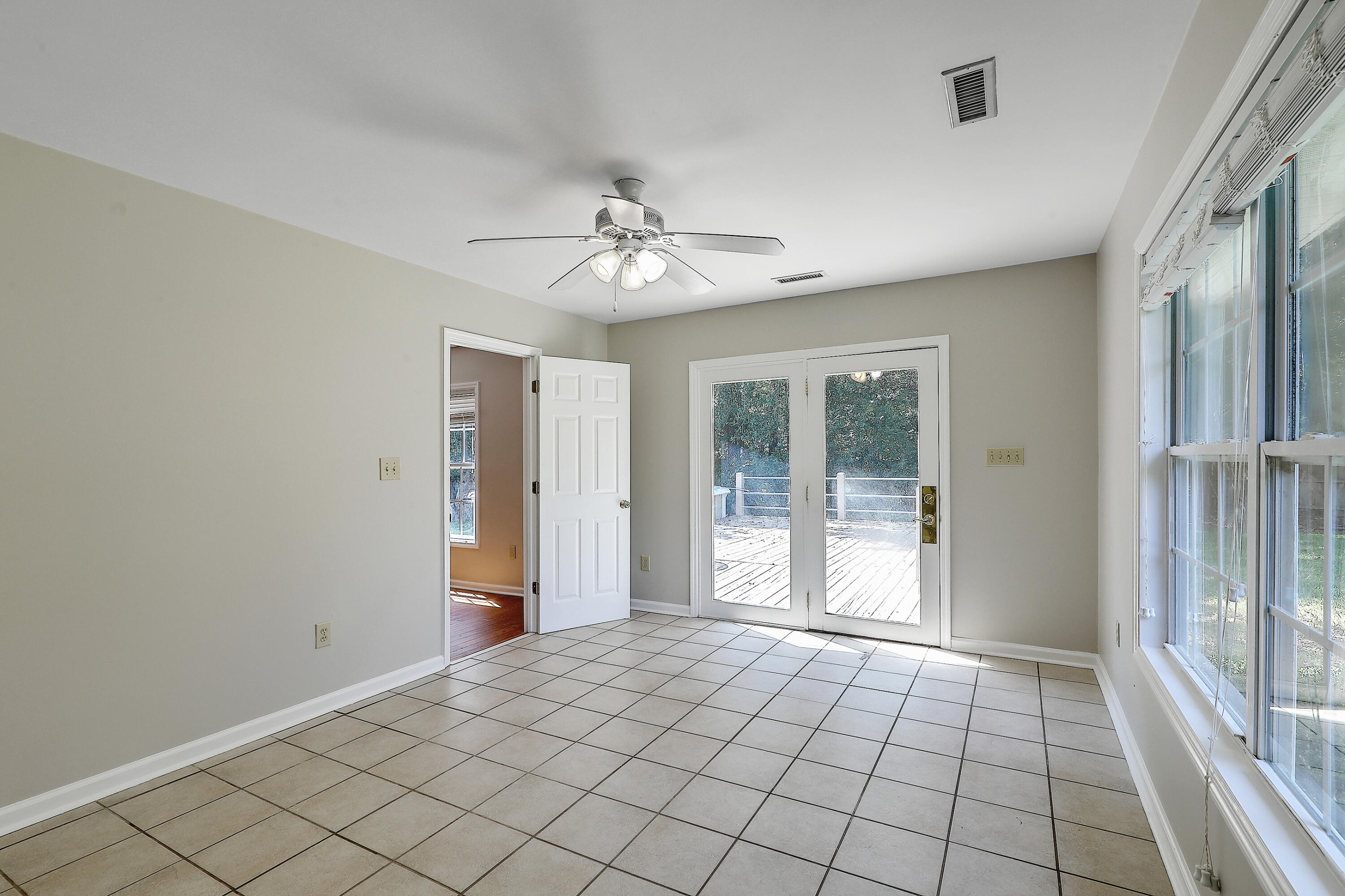 769 Beauregard Street Charleston, SC 29412 - Photo 12 of 28 769BeauregardSunRoom