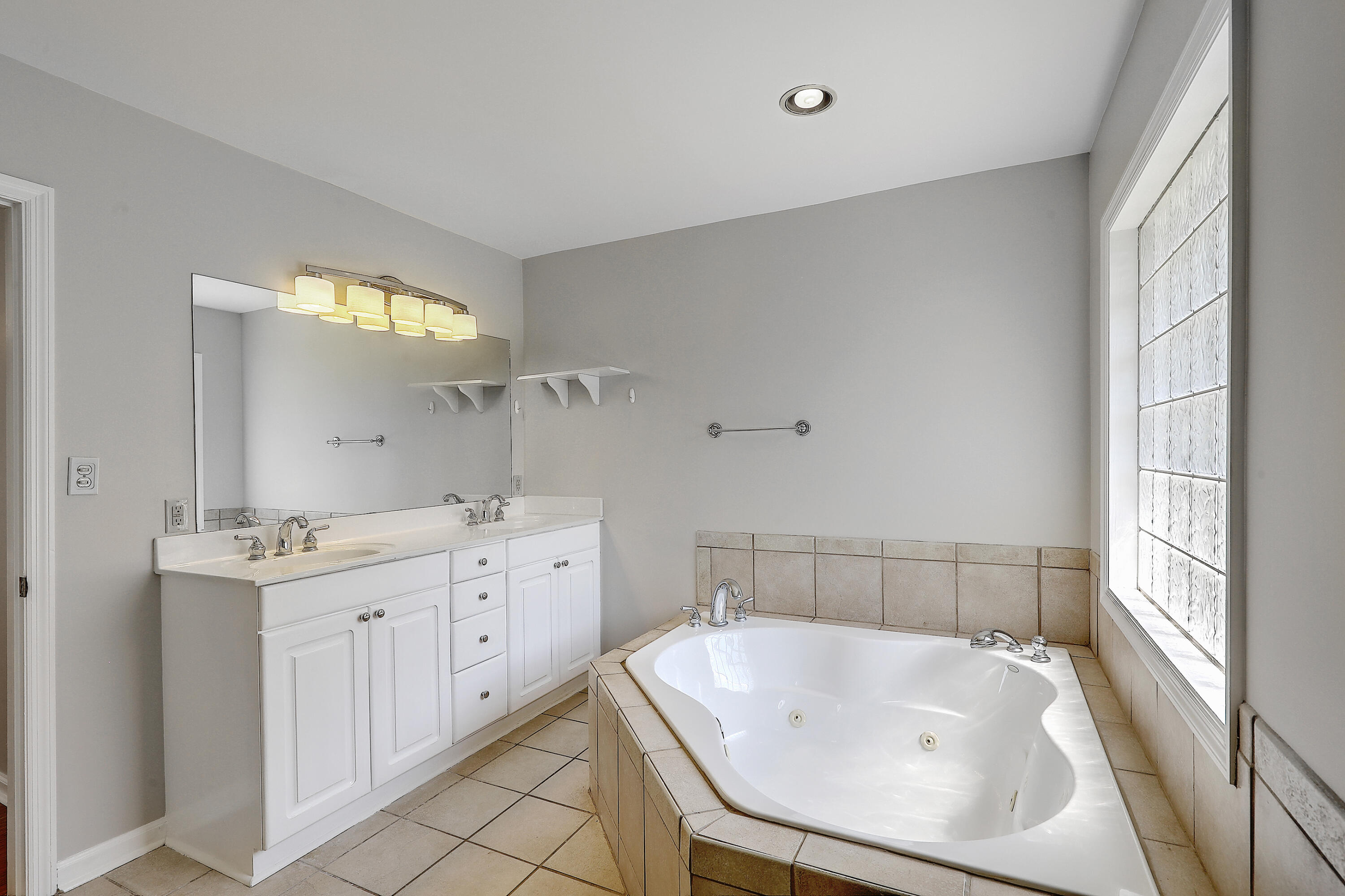 769 Beauregard Street Charleston, SC 29412 - Photo 15 of 28 769BeauregardMBath