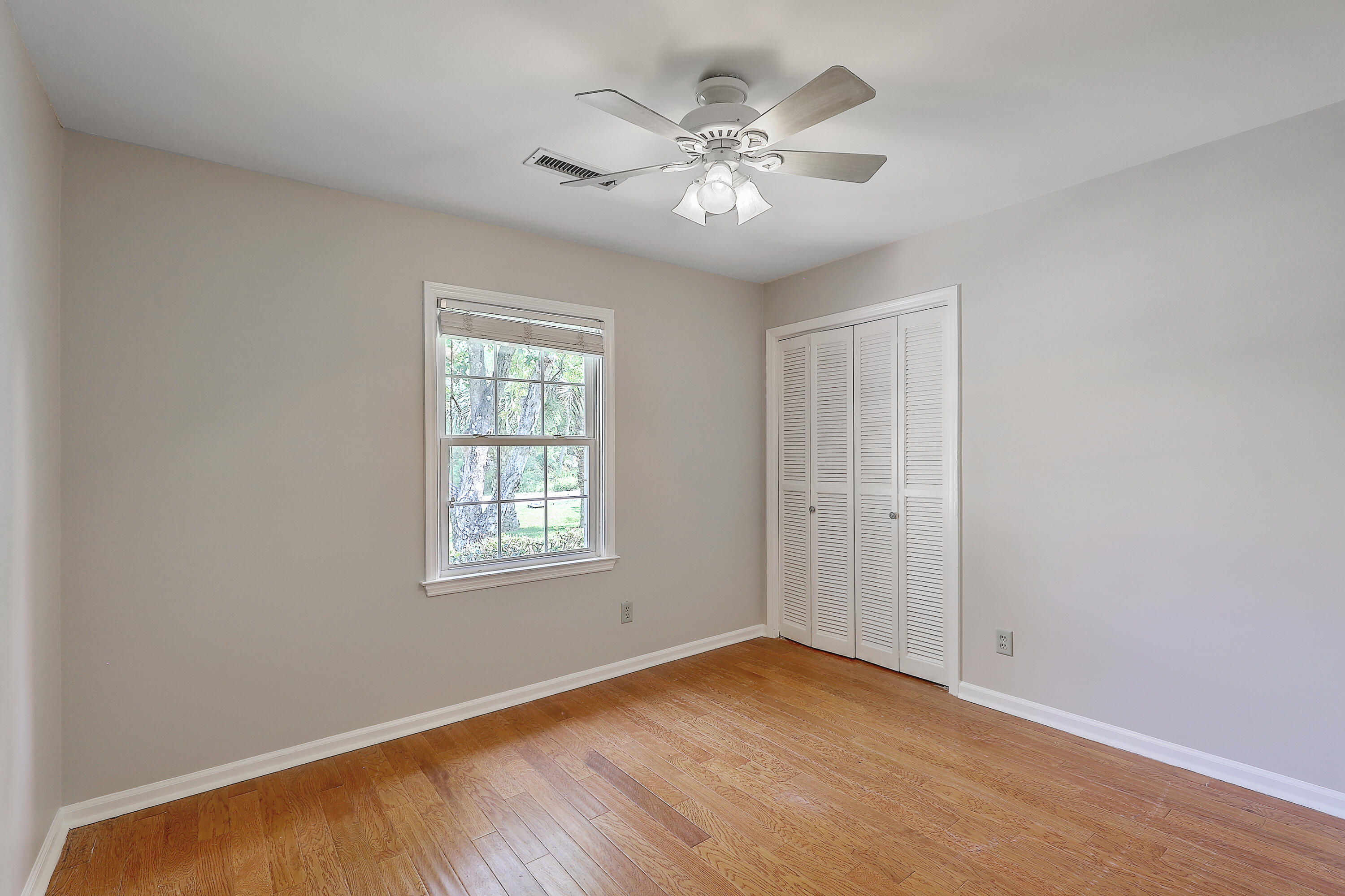769 Beauregard Street Charleston, SC 29412 - Photo 21 of 28 769BeauregardBedrm3