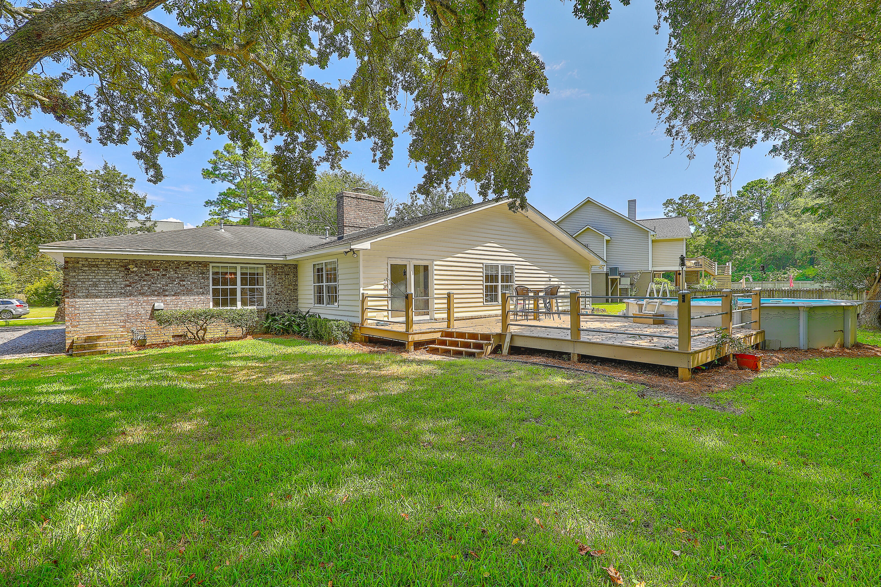769 Beauregard Street Charleston, SC 29412 - Photo 27 of 28 769BeauregardYard2