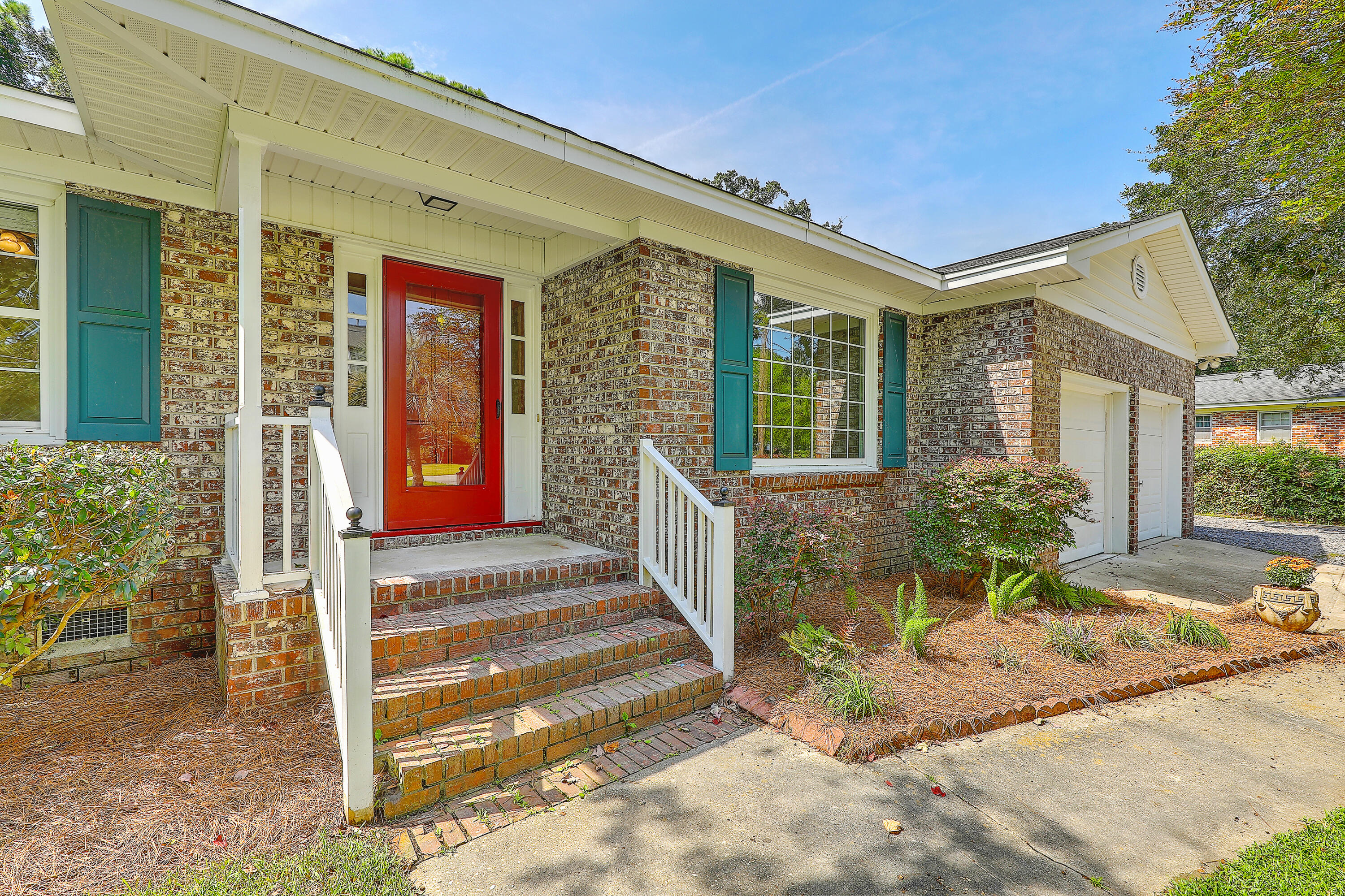 769 Beauregard Street Charleston, SC 29412 - Photo 3 of 28 769BeauregardFront3