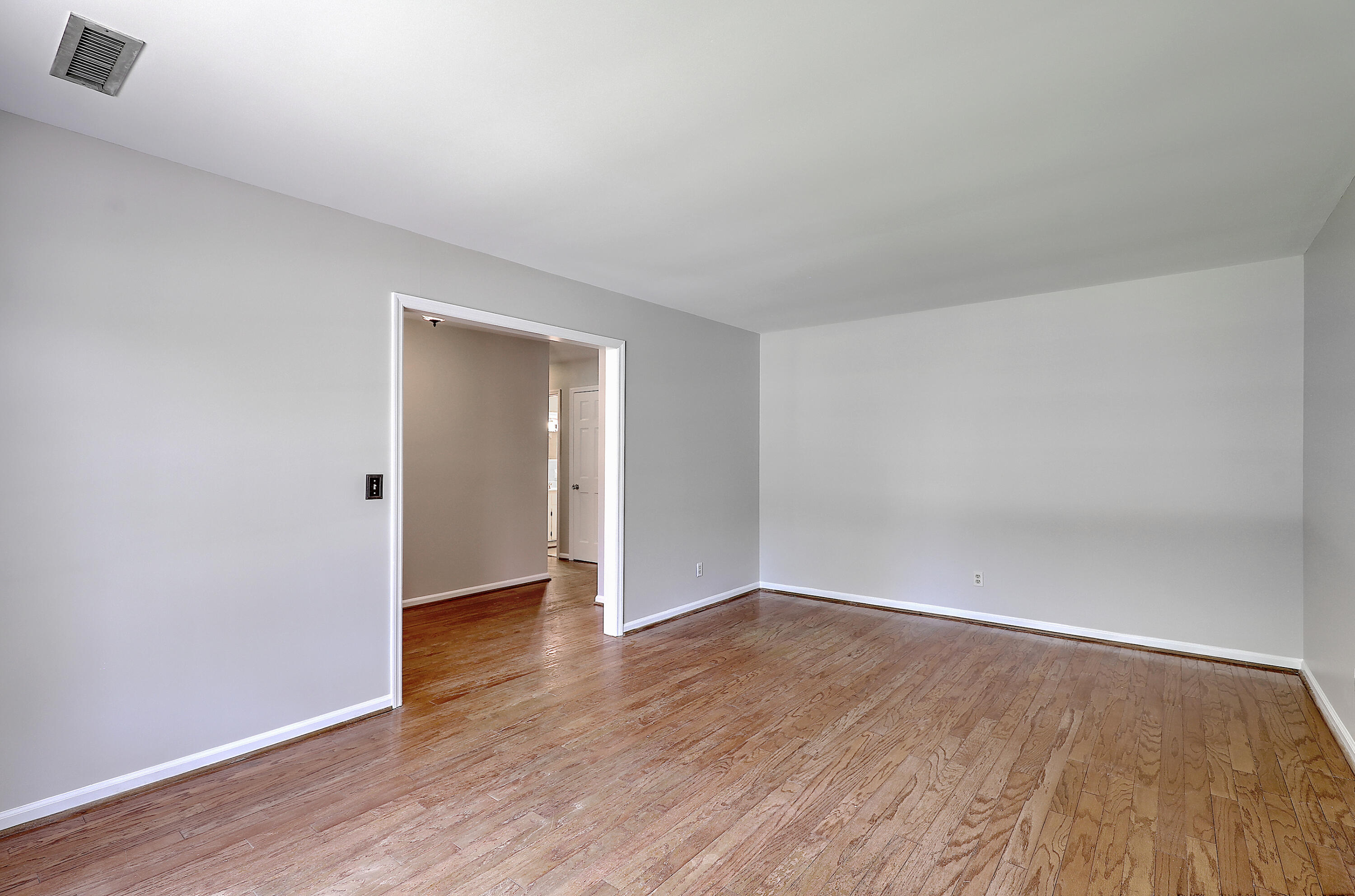 769 Beauregard Street Charleston, SC 29412 - Photo 5 of 28 769BeauregardFronRm2