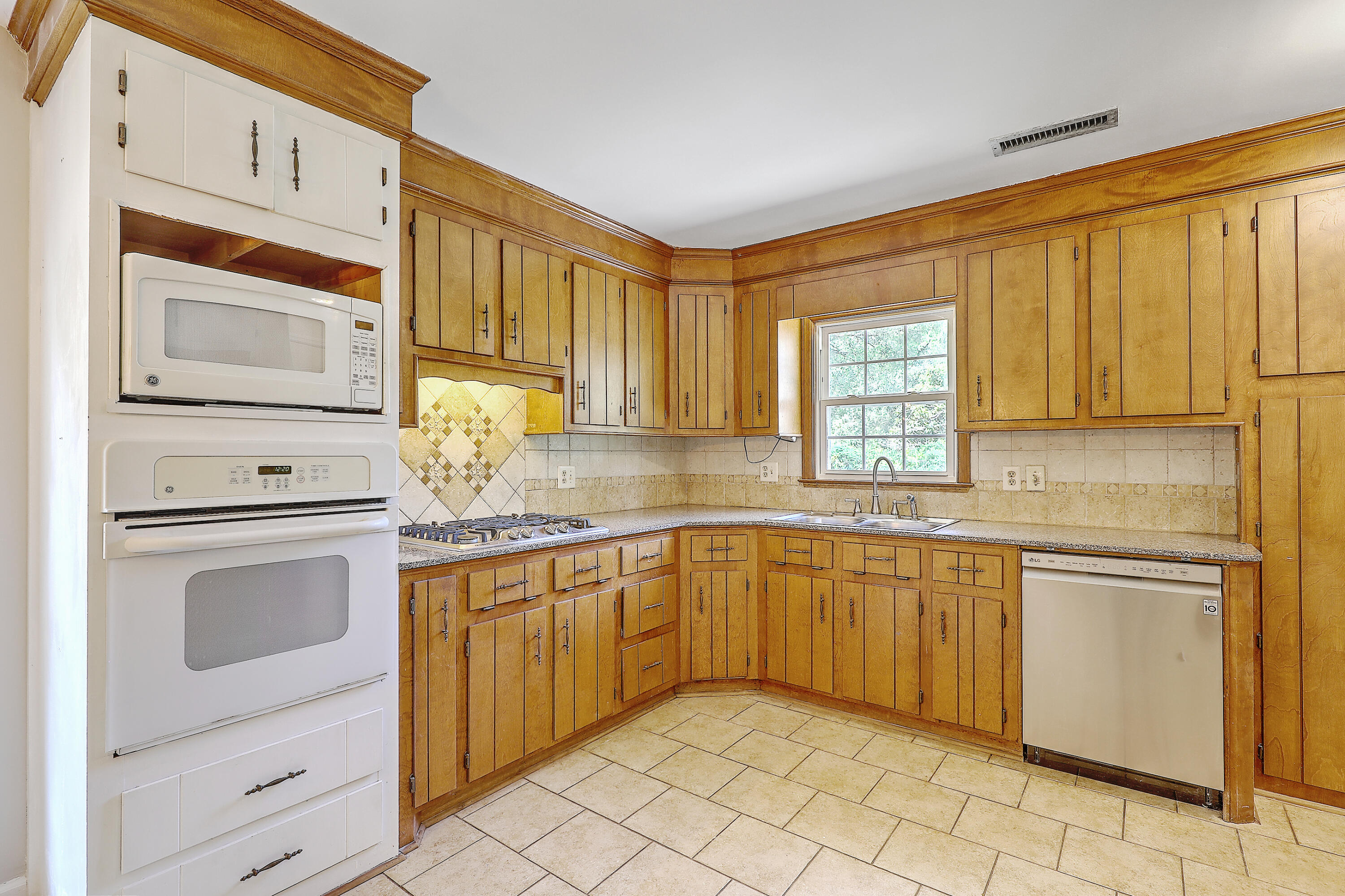 769 Beauregard Street Charleston, SC 29412 - Photo 10 of 28 769BeauregardKitchen