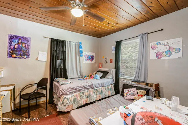 a house view with a outdoor space